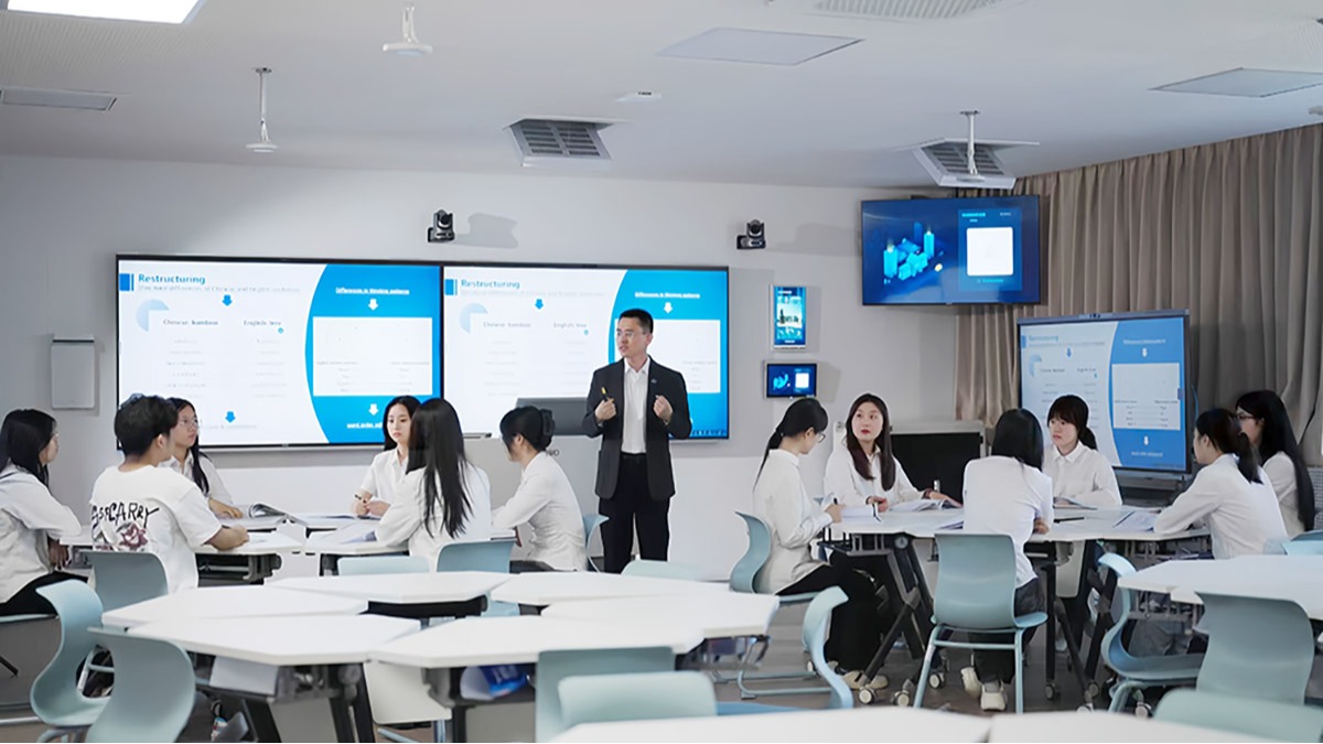 让课堂为学生而来：哈尔滨华德学院智慧教室全面启用